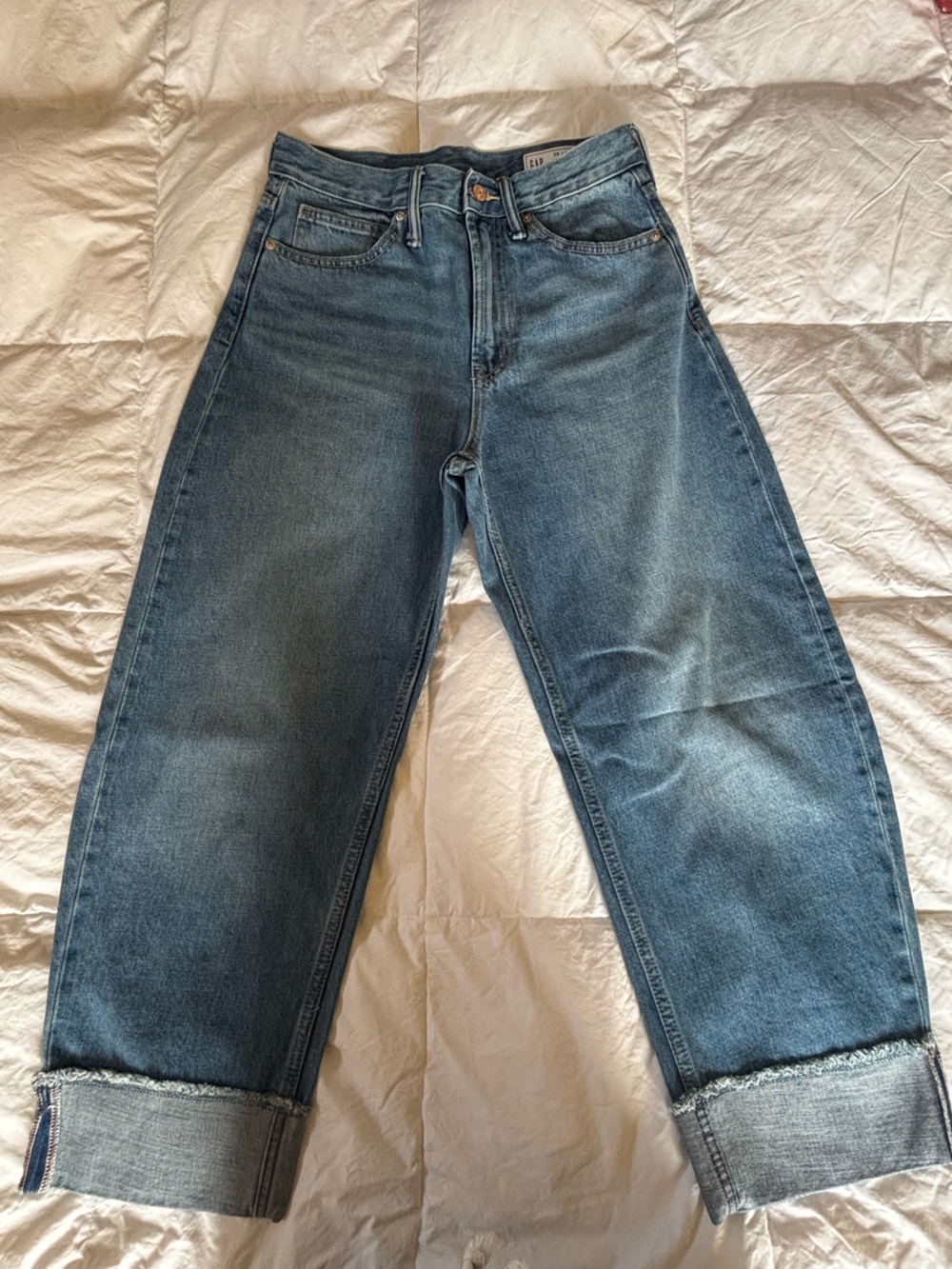 GAP Women’s High Rise Barrel Jeans NWOT